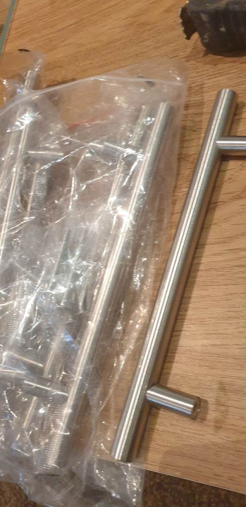 Brushed  chrome  20cm  kitchen cupboard handle