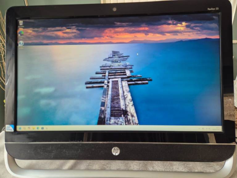 HP Windows 11 PC computer - 23 screen 8gb ram 256gb SSD DvD - Kids School Office  **FREE DELIVERY**