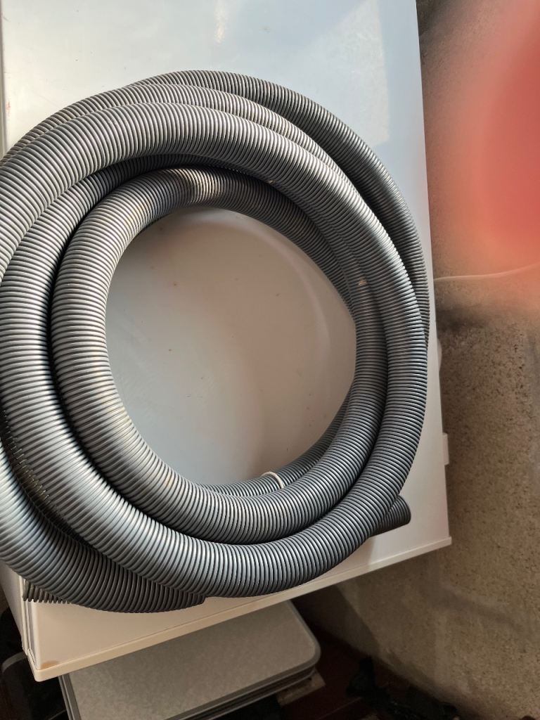 28mm waste pipe.