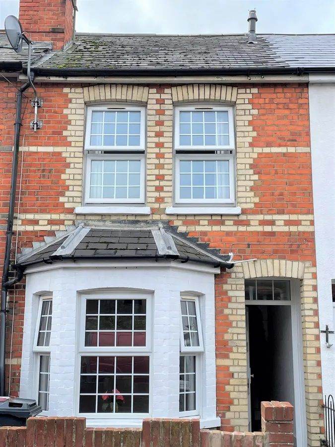🏠 Spacious 4-Bedroom Terraced House to Rent Rowley Road, Reading RG2 🏡