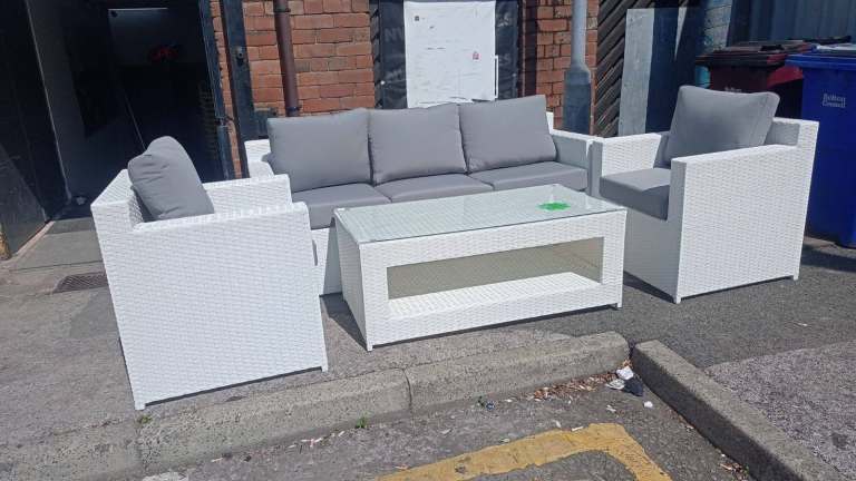 £599 Brand New Polyratten 5 Piece Garden Set - Ready To Use