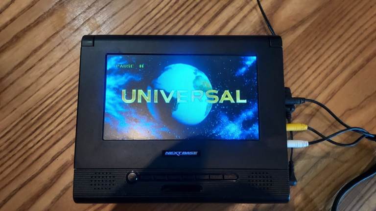 Nextbase SDV47-AM Dual 7" Portable In-Car DVD Player Twin Screens & Case & Remote