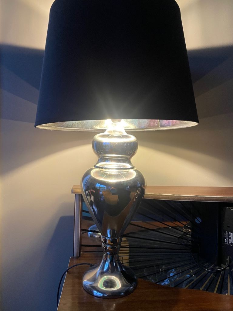 Table lamp