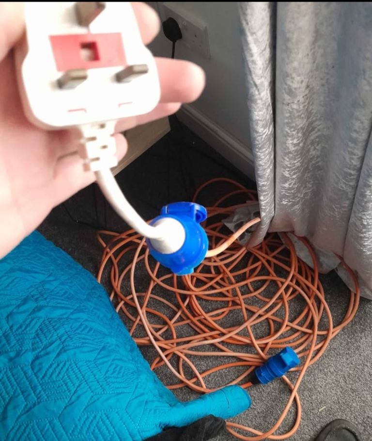 Caravan hook up cable with plug extention 