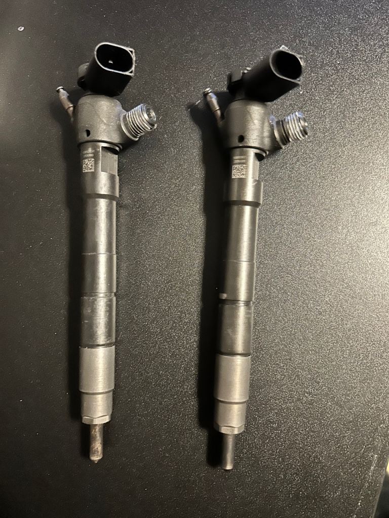 Diesel Fuel injectors X2