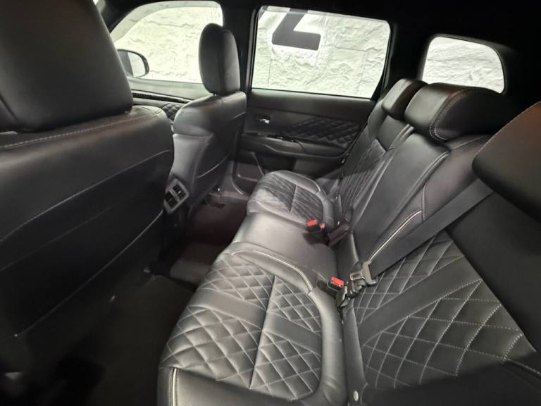 2020 Mitsubishi Outlander 2.4h TwinMotor 13.8kWh Exceed Safety SUV 5dr Petrol Plug-in Hybrid CVT ...