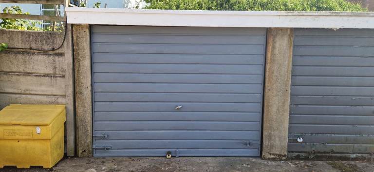 Garage for rent