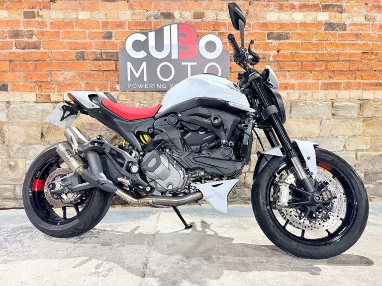 DUCATI MONSTER 937 + PLUS 2023 23