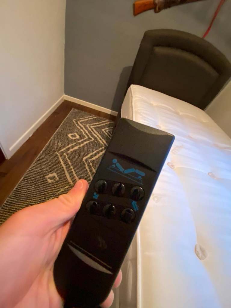 Single craftmatic electric adjustment single bed with single mattress only £199was 