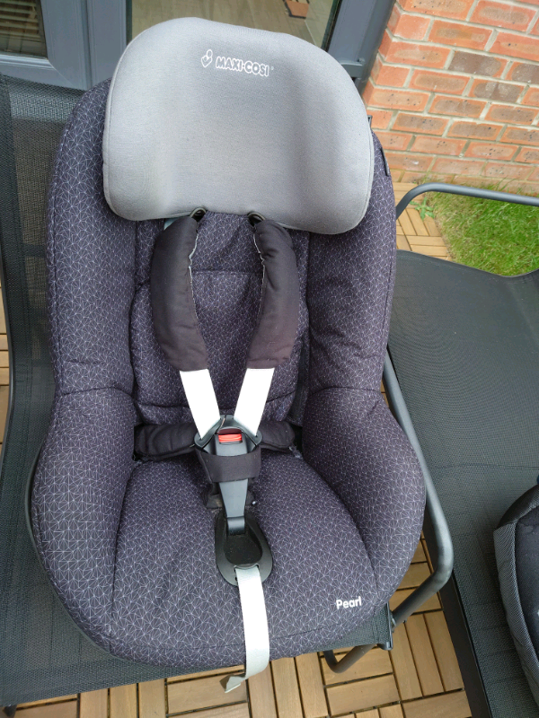 Maxi Cosi Pearl car seat 