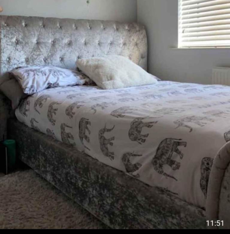 Crushed velvet Double Sleigh Bed