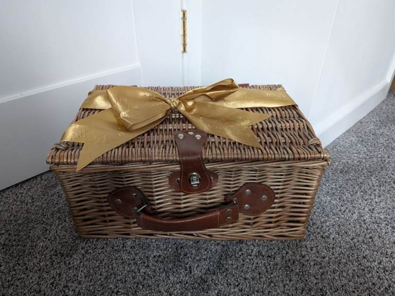Picnic basket