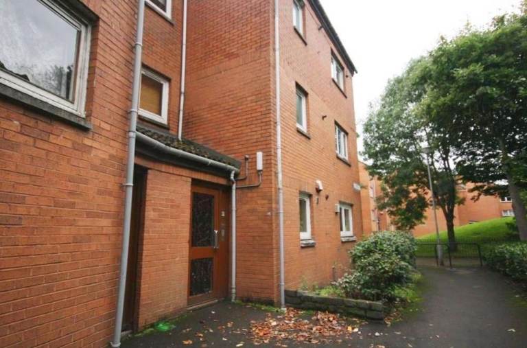 Well presented 1 bedroom 1st floor flat located in Elphinstone Place G51 2NG – Available 14-10-2026