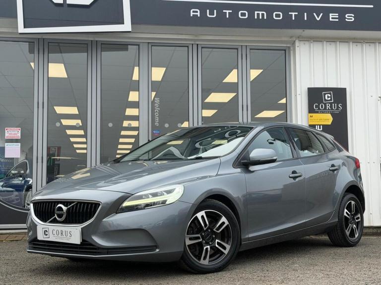 VOLVO V40 1.5 T2 Momentum Nav Plus Auto Euro 6 (s/s) 5dr 2017