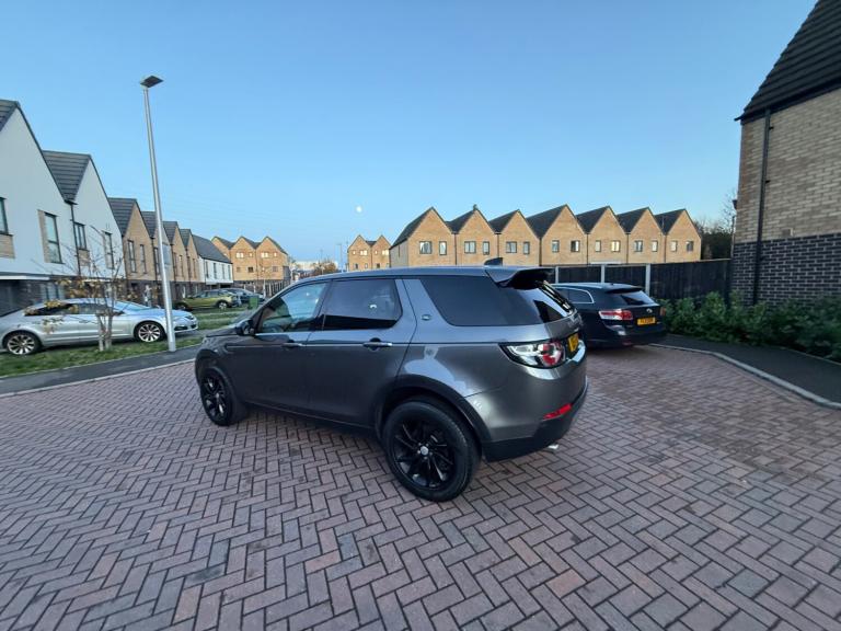 2017 Land Rover Discovery Sport 2.0 TD4 180 SE Tech 5dr Auto ESTATE Diesel Automatic