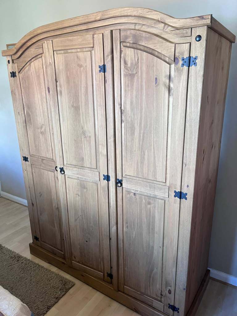 Solid pine wardrobe – Very good condition – needs dismantling – £30