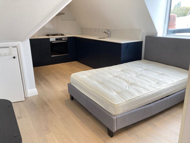 InclBills In New Flat DRoomOwnKitchen To Let Share 2 Shower Sitting Drive VeryNearTubeBusShopsPark