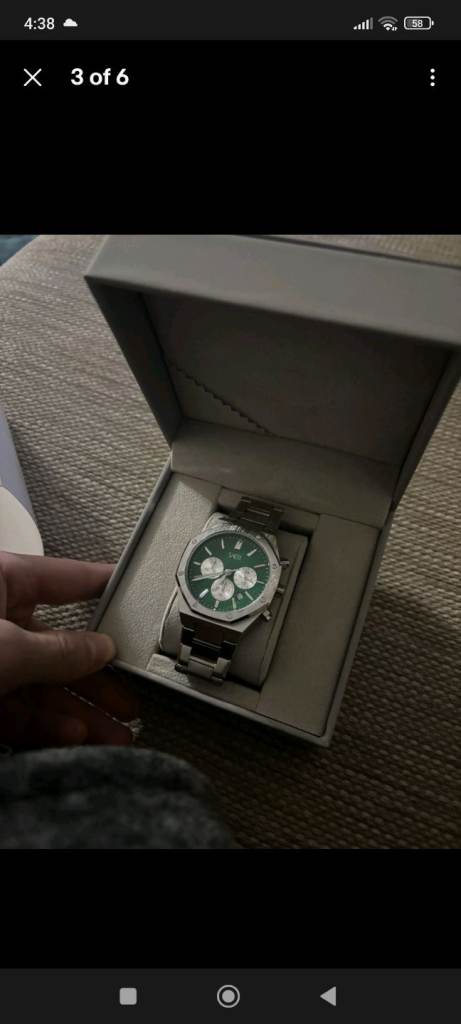 Elevate Your Wrist Game: New Saen Monochrome V1 Chronograph – Timeless Elegance in Emerald Green!