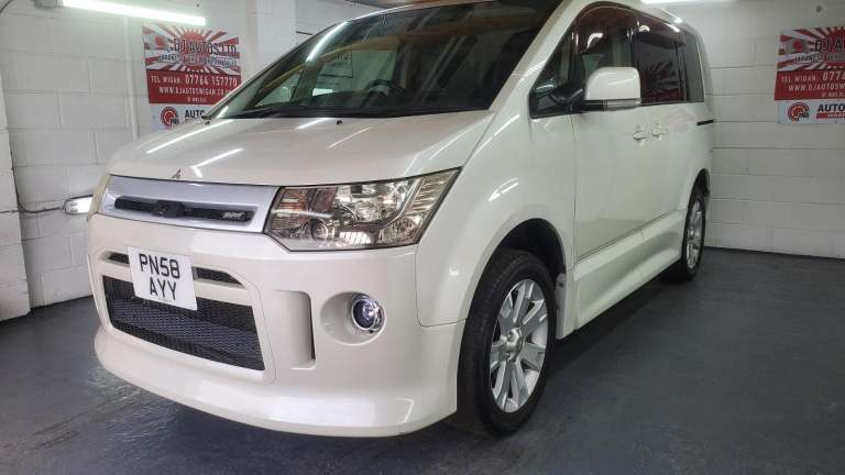 Mitsubishi delica d5 in white automatic 4wd 7 seater fresh japanese import 2008