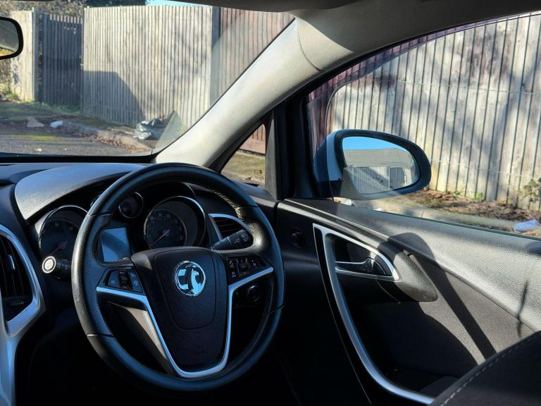 2014 Vauxhall Astra 1.7 CDTi ecoFLEX SRi Euro 5 (s/s) 5dr HATCHBACK Diesel Manual