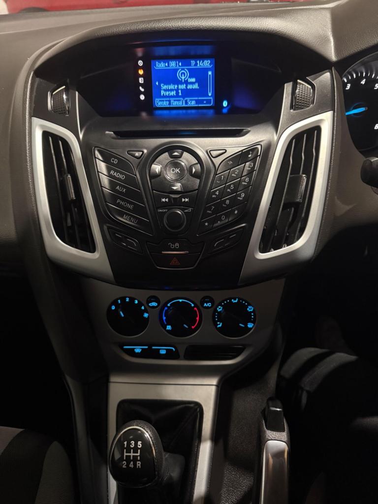 2011 Ford Focus 1.6 125 Zetec 5dr HATCHBACK PETROL Manual