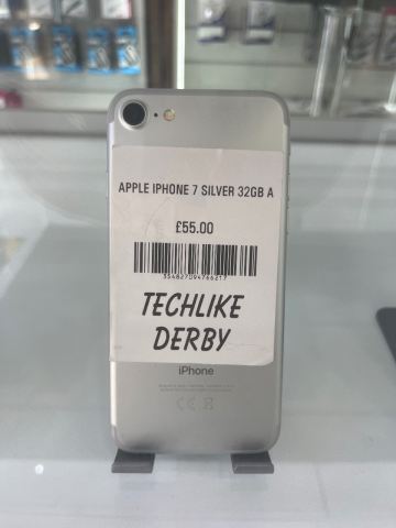 Apple iPhone 7 Silver 32GB - Good Condition | in Derby, Derbyshire