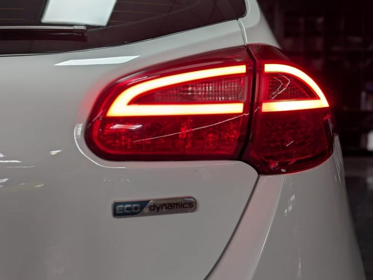 2015 Kia Ceed 1.6 CRDi 2 Hatchback 5dr Diesel DCT Euro 6 (s/s) (134 bhp) HATCHBACK Diesel Automatic