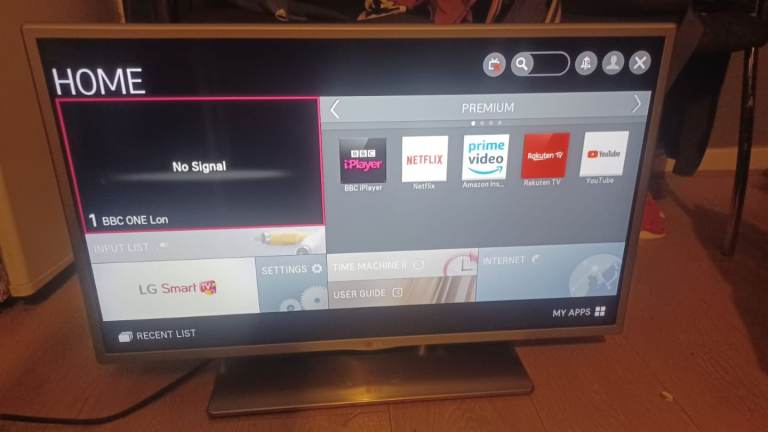 FREE DELIVERY excellent 32 LG LED SMART TV full HDTV 1080p freeveiw channels inbuilt 