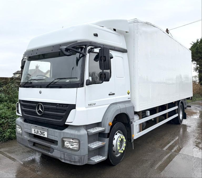 2011 MERCEDES AXOR 1824 GRP BOX VAN 18T TAILLIFT MANUAL GEARS SLEEPER SPRINGS