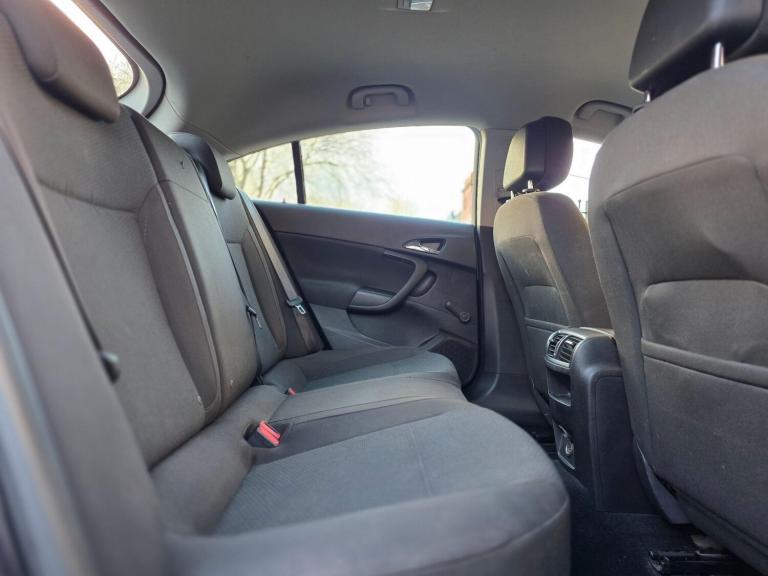 2013 Vauxhall Insignia 2.0 CDTi ecoFLEX Design Nav 5dr [Start Stop] HATCHBACK DIESEL Manual