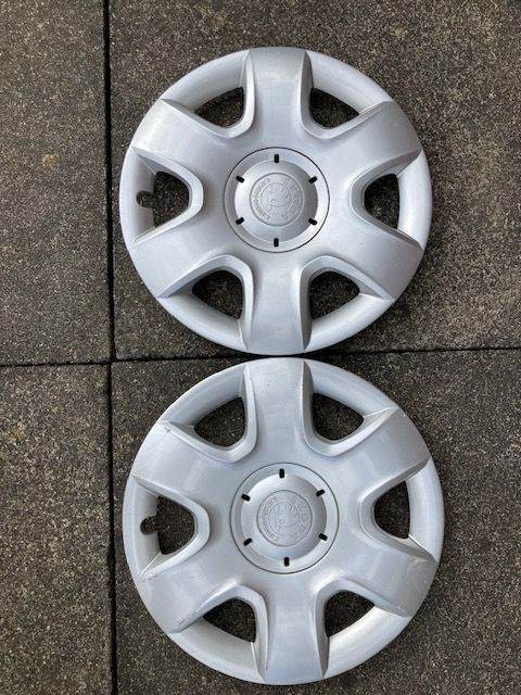 Skoda Fabia / Roomster wheel trims – pair -  Pre-owned. Part number - 5J0 601 147 C