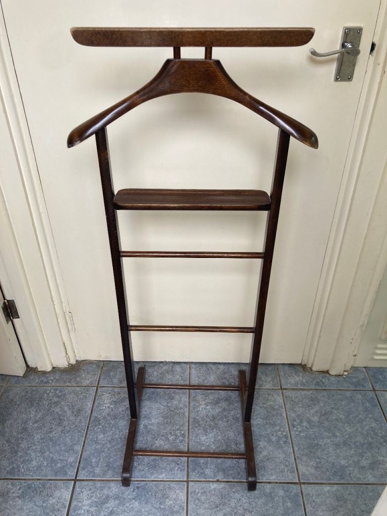 Clothes valet stand
