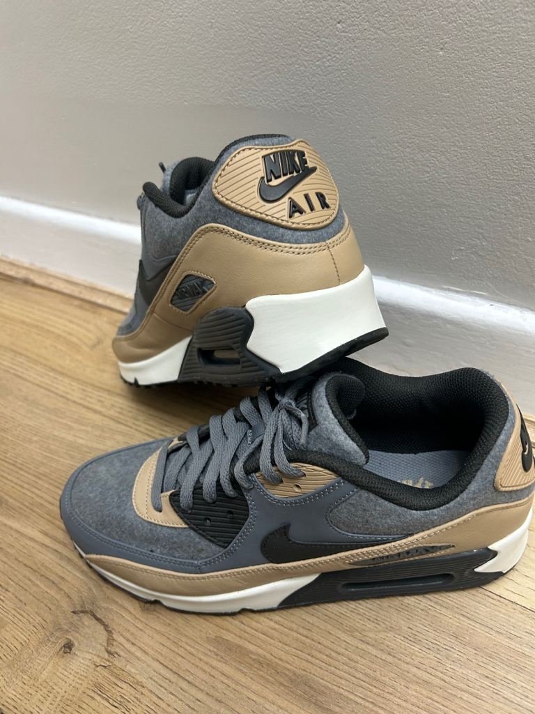 Nike 90s premium wool