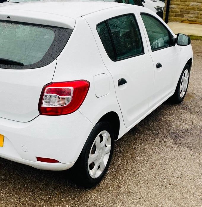 (2014 ) DACIA SANDERO 1.2 PETROL 5 DOORS*LOW INSURANCE GROUP*F/S/H*MOT-1 YEAR*like renault clio