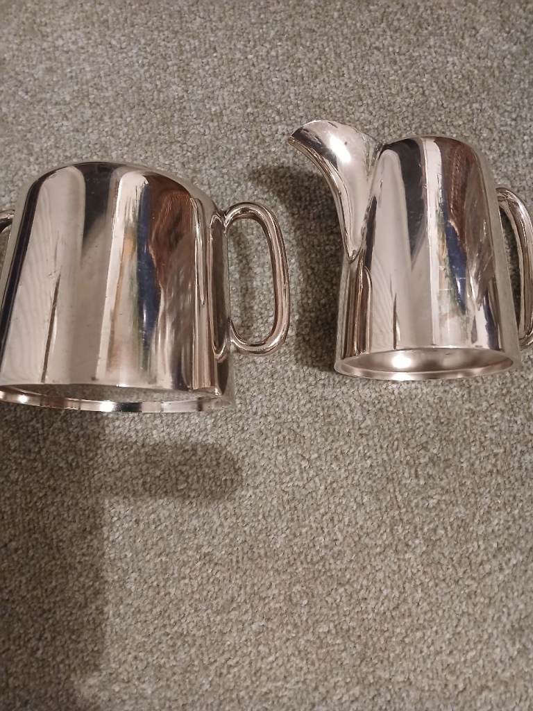 Silver-plated Cream Jug and Sugar Bowl Set