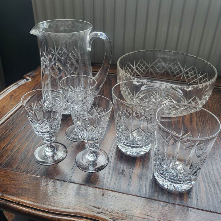 Lovely collection of vintage glassware