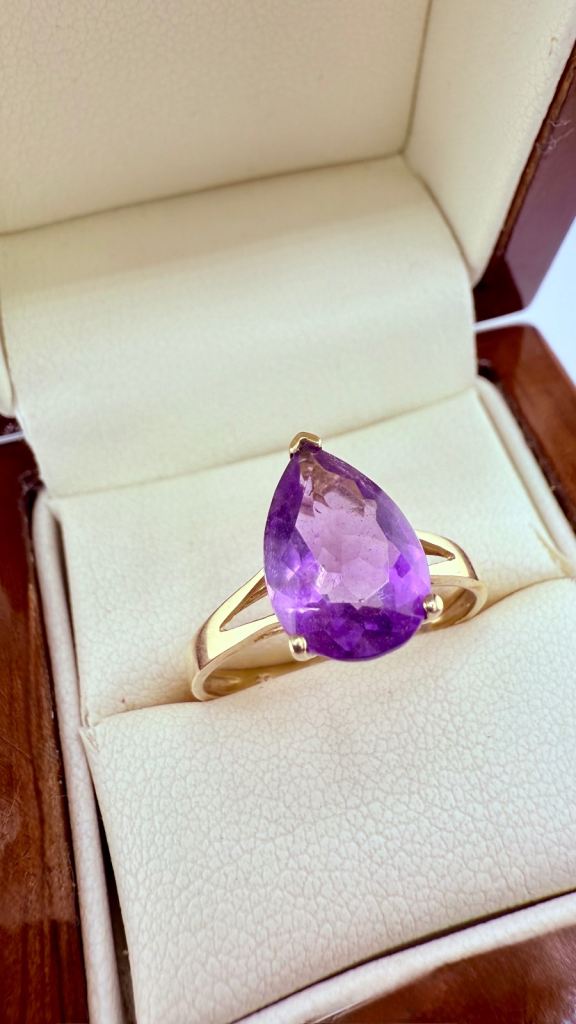 Vintage 9ct Gold Pear-Cut Amethyst Ring