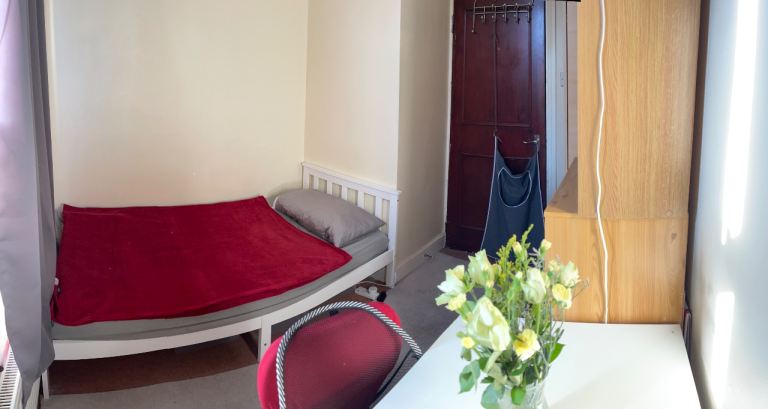 Single room, great location 