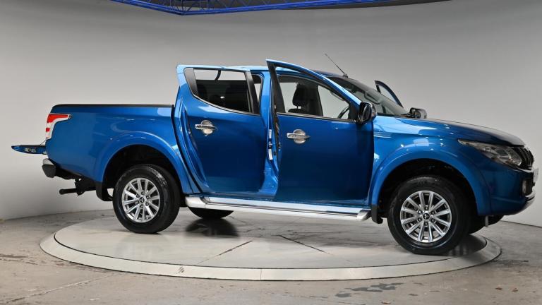 2019 Mitsubishi L200 2.4 DI-D DC Barbarian 4WD Euro 6 4dr PICK UP Diesel Manual