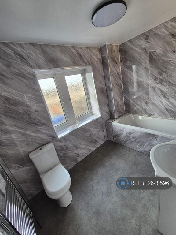 3 bedroom house in Counts Farm Road, Corby, NN18 (3 bed) (#2648596)