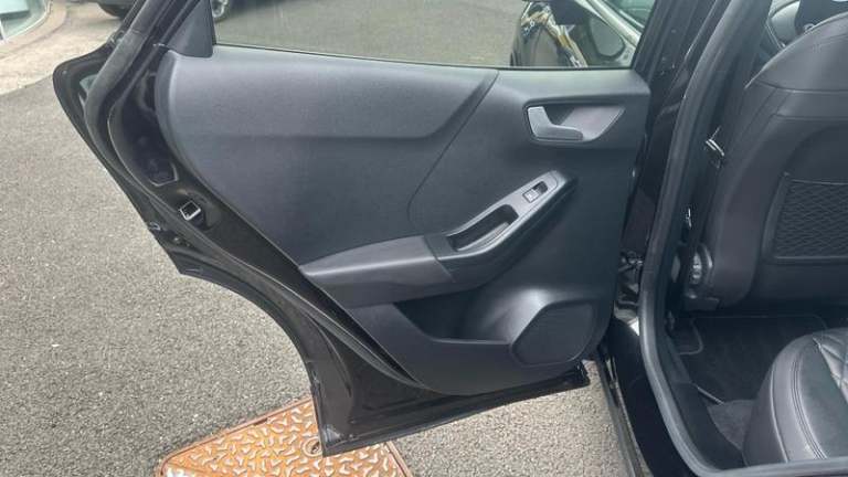 2022 Ford Puma 1.0T EcoBoost MHEV ST-Line Vignale DCT Euro 6 (s/s) 5dr Automatic SUV Hybrid Autom...