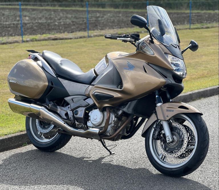 2007 Honda Deauville NT700 ABS Full Luggage Budget Bike MOT & HPI FAST DELIVERY
