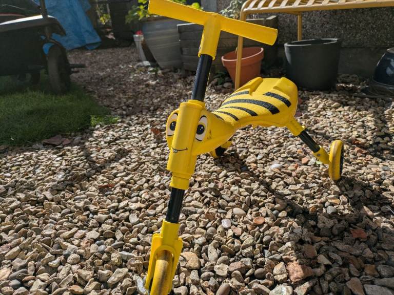 Scuttlebug Bumble Ride–on scooter 