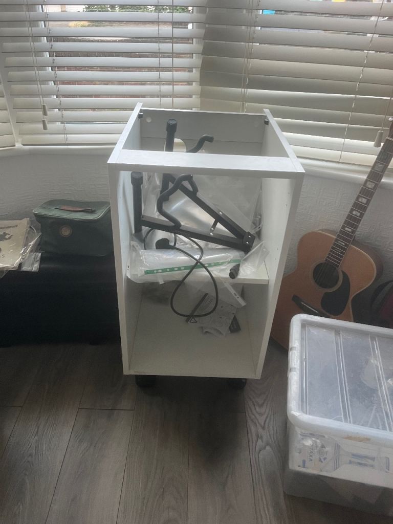 Howden 450 kitchen base unit £20