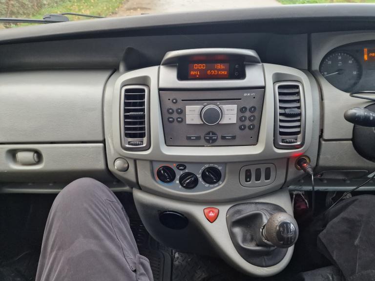 2008 Vauxhall Vivaro Silver LWB  Drives Perfect  3m MOT  Camper Project