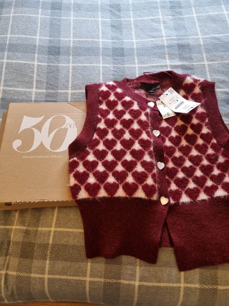 Zara knitted top. Size L new with tags