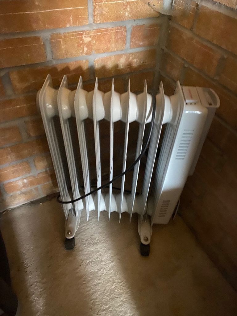Small electric heater