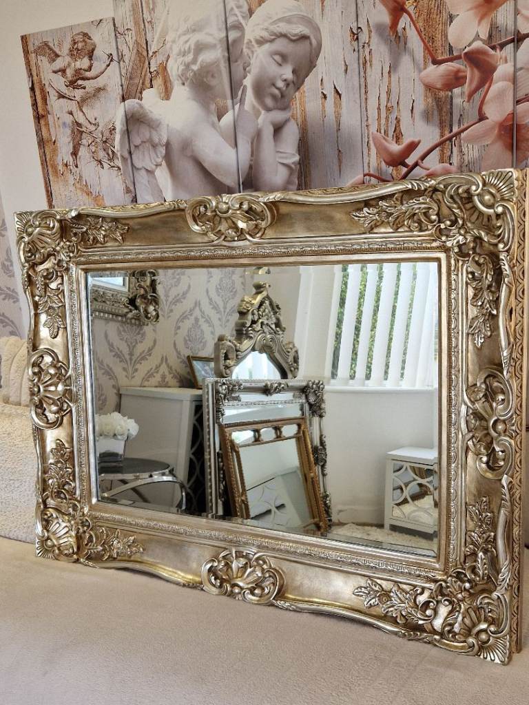 Large Ornate Gold Mirror – Good Condition