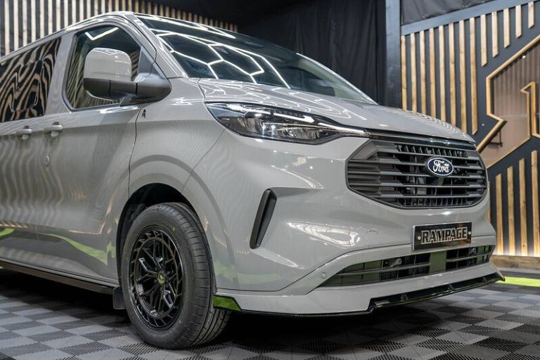  Ford Transit Custom 320 Limited L2 2.5L Auto Plug-in Hybrid Crew Cab HYBRID Automatic