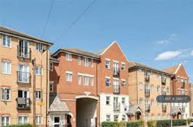 2 bedroom flat in Sixpenny Court, Barking, IG11 (2 bed) (#298477)